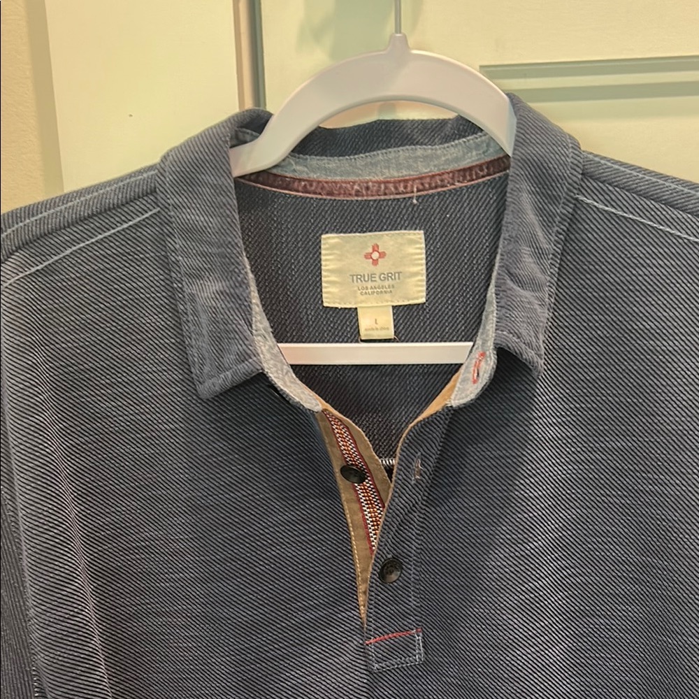 True Grit Men's Navy and Tan Casual Shirt. Suede details. Super soft excellent c